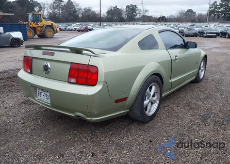 2005 Ford Mustang Gt Deluxe/Gt Premium из США, поврежденный, VIN 1ZVFT82HX55242207